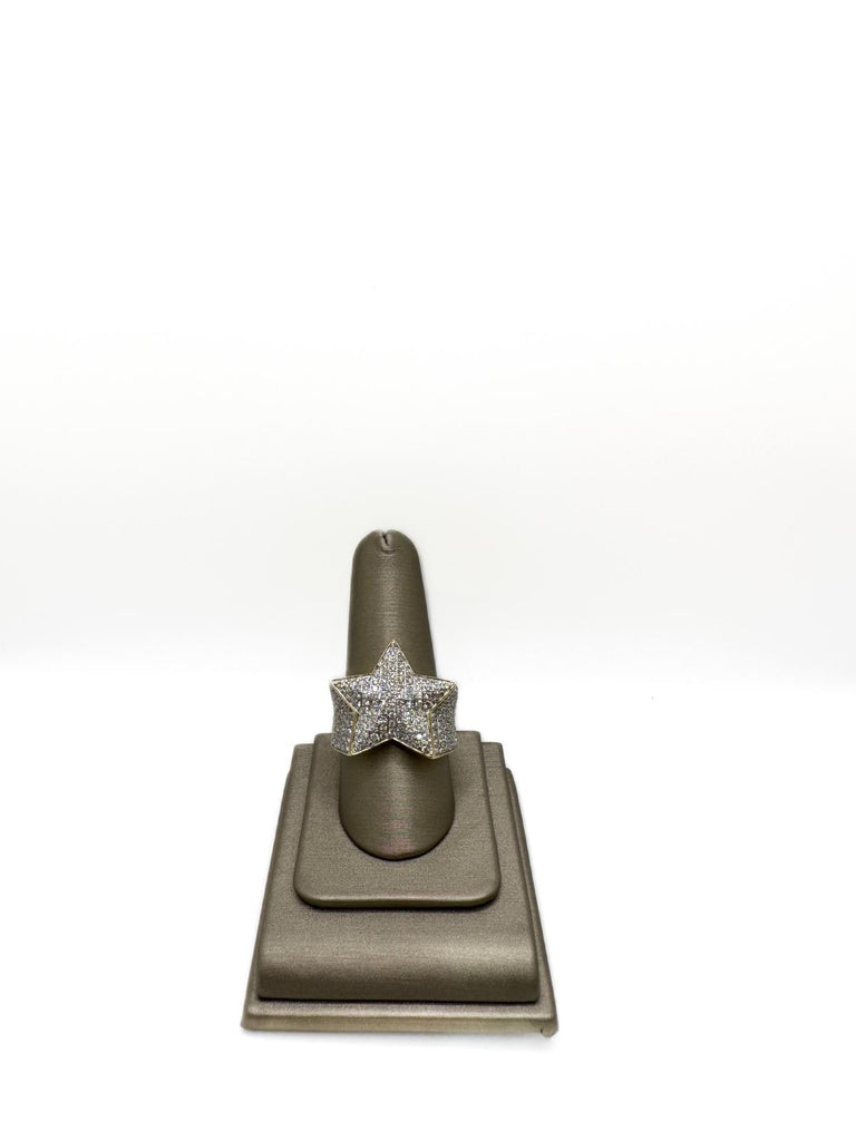 Yellow gold 2ctw diamond star ring