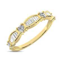 Load image into Gallery viewer, 14K Yellow Gold 1/4 Ctw Round and Tapper Diamond Band Ring