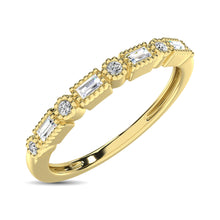 Cargar imagen en el visor de la galería, 14K Yellow Gold 1/10 Ctw Round and Tapper Diamond Band Ring