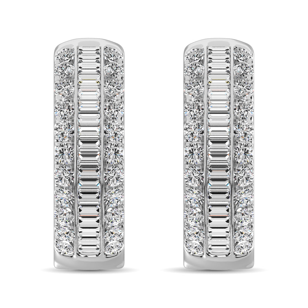 Diamante redondo y baguette de oro blanco de 14 quilates de 1/2 quilate Tw. Aretes de aro