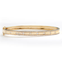 Cargar imagen en el visor de la galería, 14KY 0.70CTW DIAMOND BANGLE - 9 STONE CENTER ROW