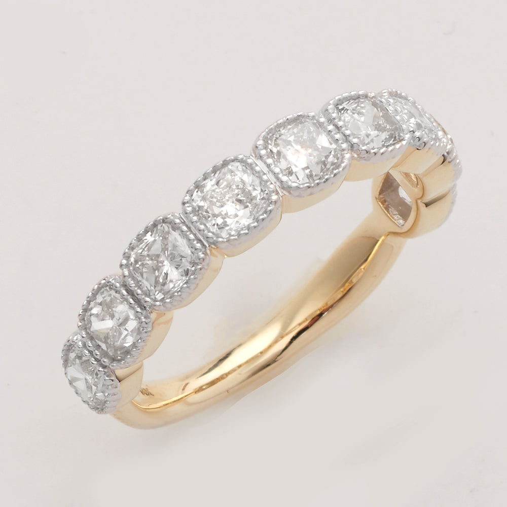 14KY 1.85CTW CUSHION DIAMOND 9-STONE BAND